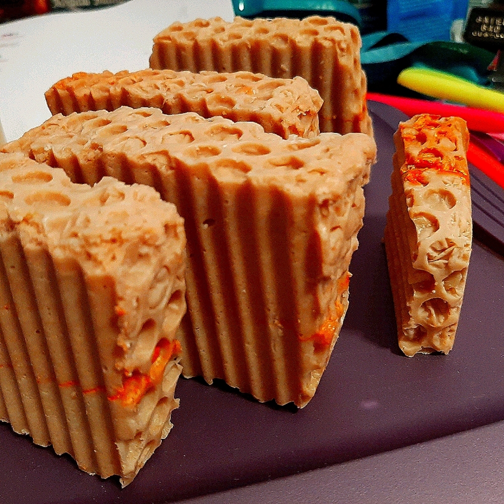 Homemade Soaps With Essential Oils,Herbs & Clay.